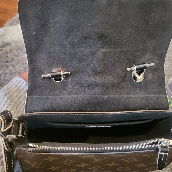 AUTHENTIC  LOUIS  VUITTON CHAIN IT MONOGRAM CANVAS SHOULDER BAG  CROSSBODY - Picture 4 of 6